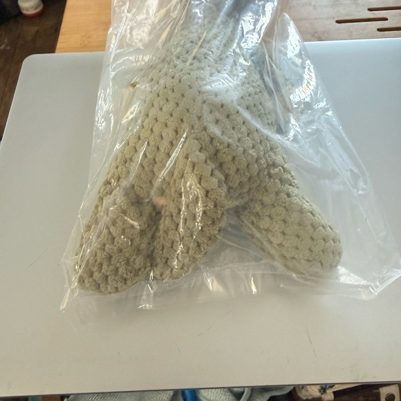 🐾 Green Plush Indestructible Chew Toy for Dogs - Picture 11 of 15